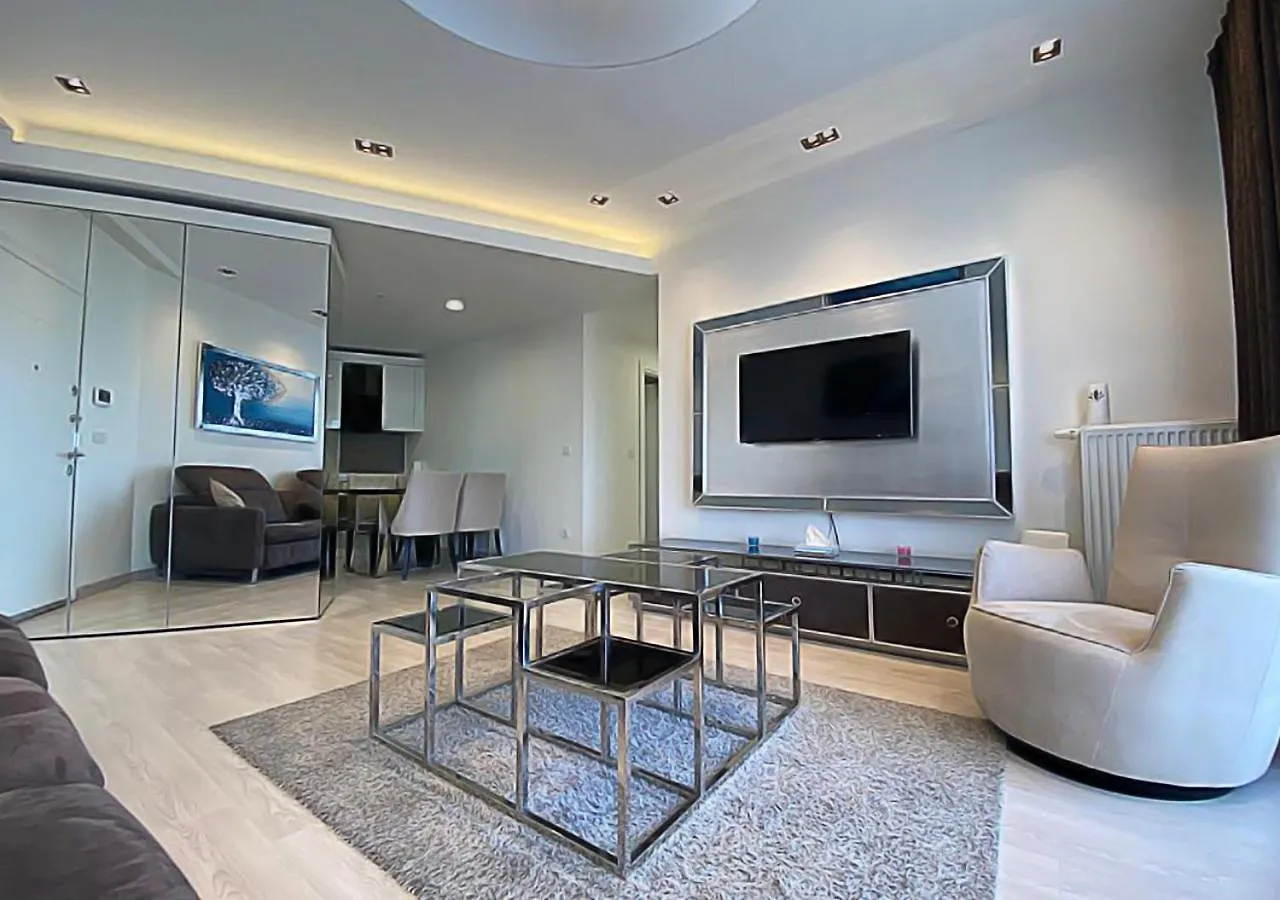 High Rise Apartment Suite With Balcony Istanbul Turkey