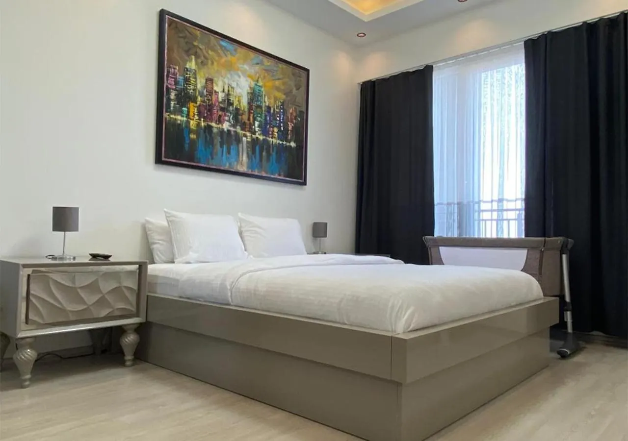 High Rise Apartment Suite With Balcony Istanbul