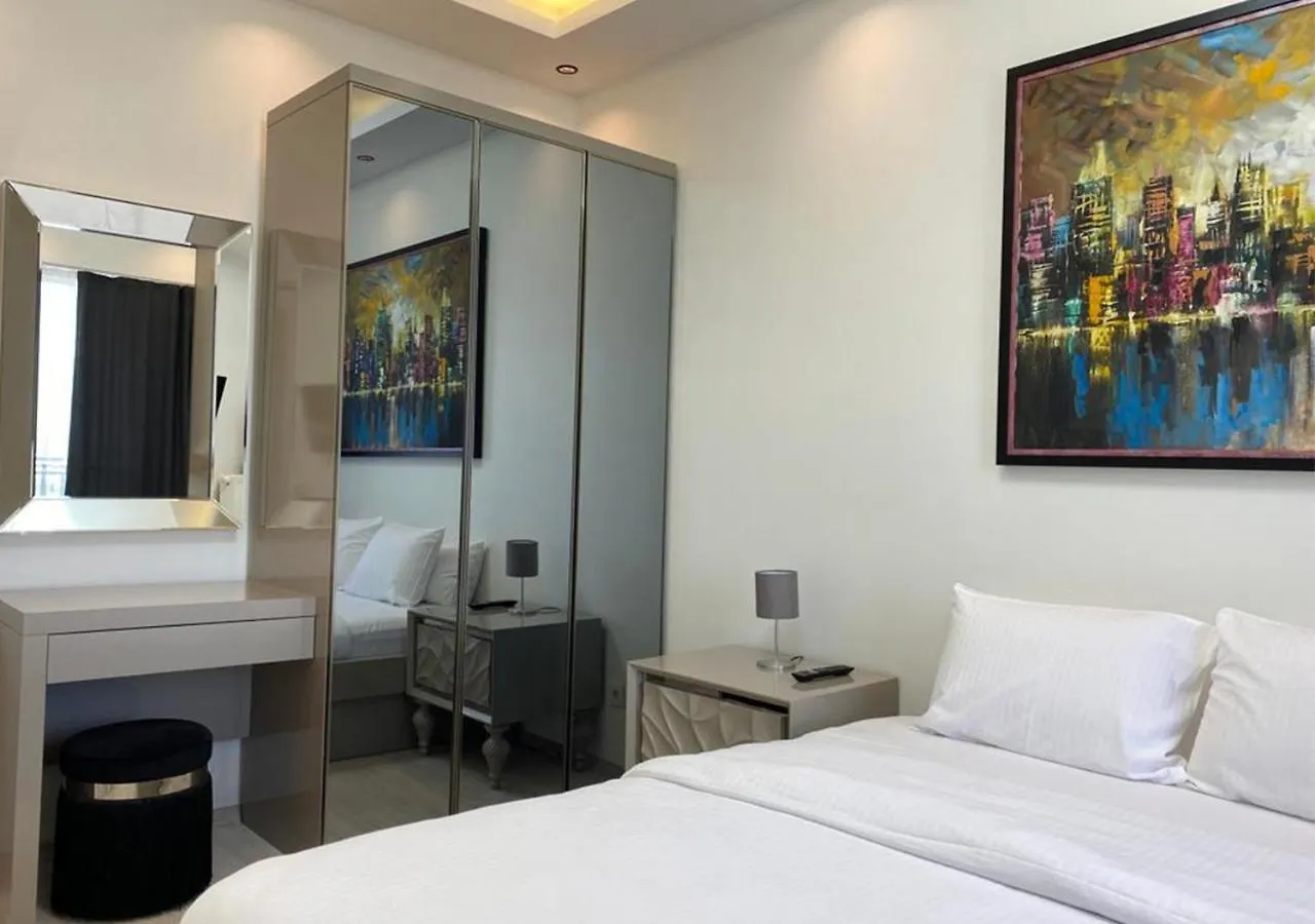 High Rise Apartment Suite With Balcony Istanbul